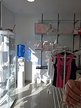 GatitaXD27 online show from 19, 12, 2025