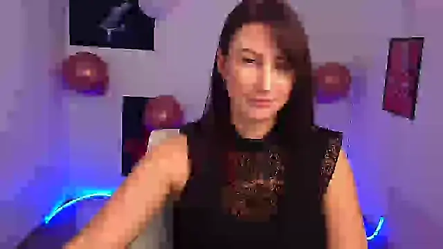 Snapshot of Loren_Moa chatting on 5, 3, 2025 Loren Moa online show from 5, 3, 2025