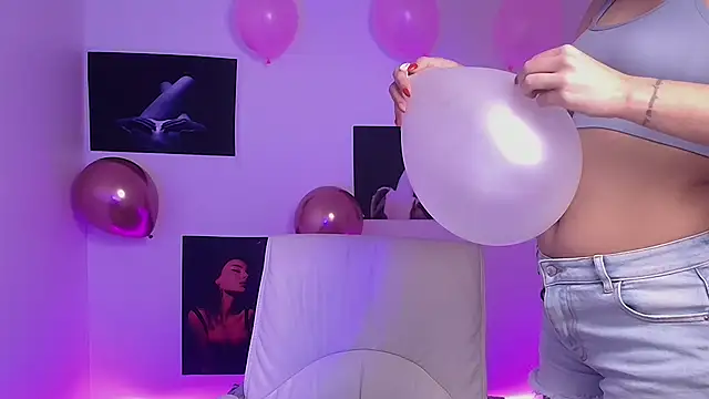 Snapshot of Loren_Moa chatting on 11, 2, 2025 Loren Moa online show from 11, 2, 2025