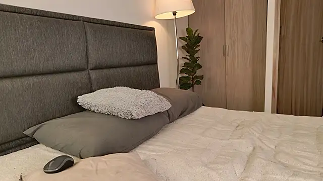 lady ni  online show from 6, 3, 2026