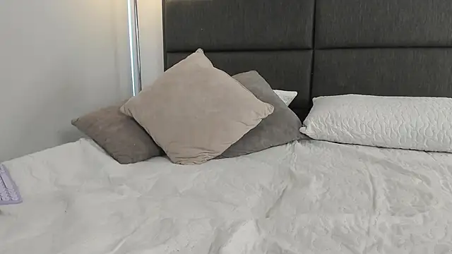 lady ni  online show from 20, 3, 2025