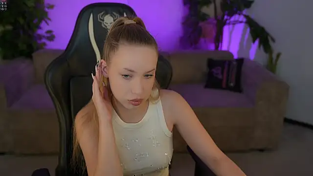 Linda054 online show from 15, 11, 2025