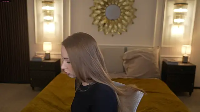 Linda054 online show from 3, 3, 2025