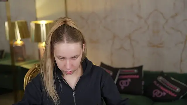 Linda054 online show from 7, 11, 2025