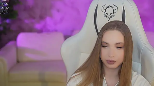 Linda054 online show from 18, 2, 2025