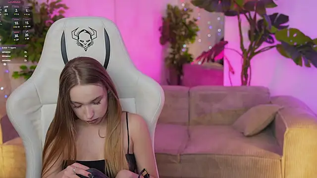 Linda054 online show from 7, 2, 2025