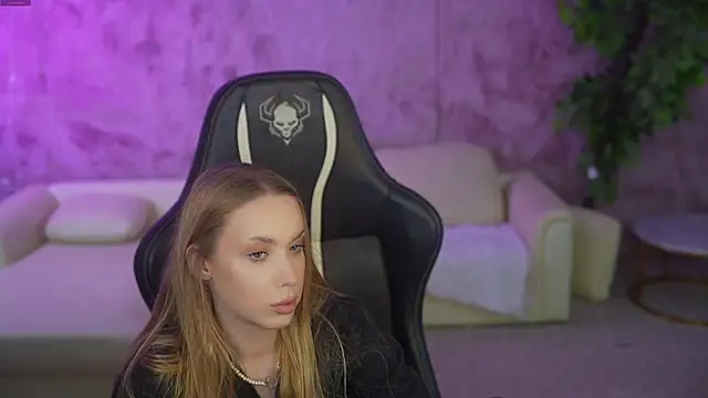 Linda054 online show from 9, 10, 2025