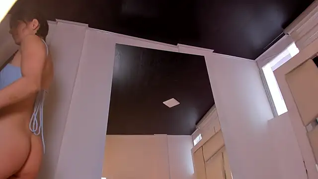 chrystal js online show from 20, 9, 2025