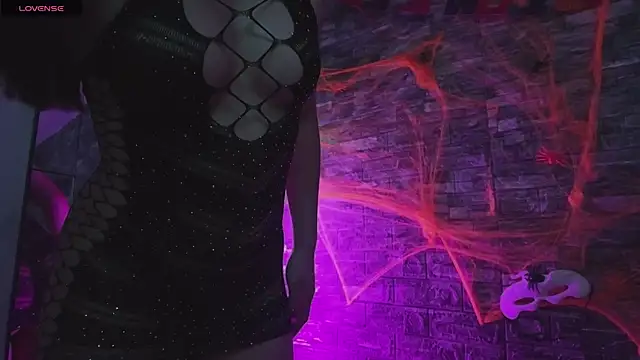 HotCouple 697 online show from 31, 10, 2025