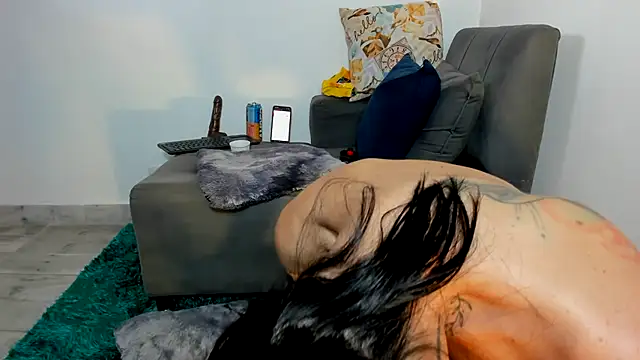 Amelie hills02 online show from 15, 6, 2026