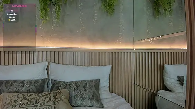 Lana Lann online show from 15, 12, 2025