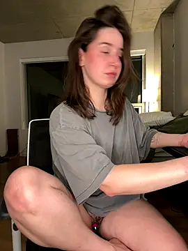 Snapshot of nerdynina chatting on 21, 11, 2025 nerdynina online show from 21, 11, 2025