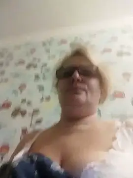 Forest-Lady online show from 9, 9, 2025