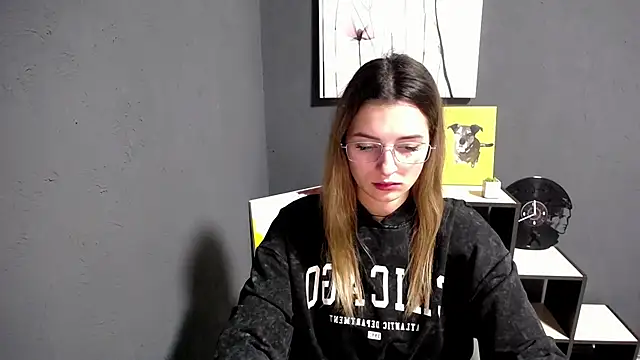 lady olivia  online show from 13, 11, 2025