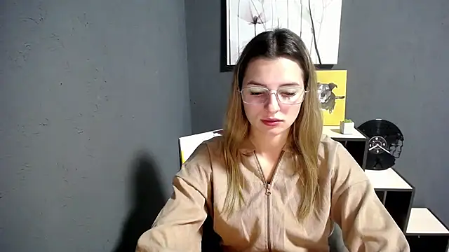 lady olivia  online show from 7, 10, 2025