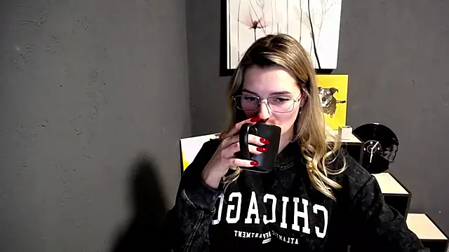 lady olivia  online show from 13, 2, 2026