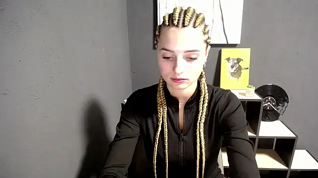 lady olivia  online show from 10, 10, 2025