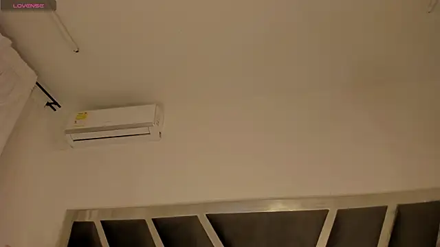 Samanntha Rose online show from 9, 9, 2025