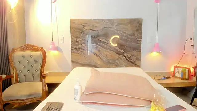 Alisson zambrano online show from 19, 11, 2025