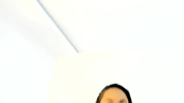 Alisson zambrano online show from 17, 4, 2026