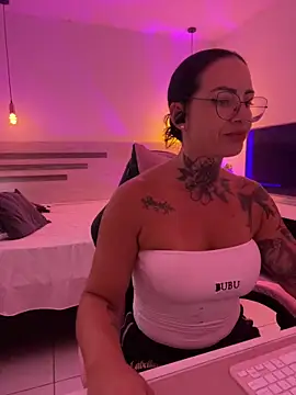 YasmimBrasil online show from 2, 3, 2026