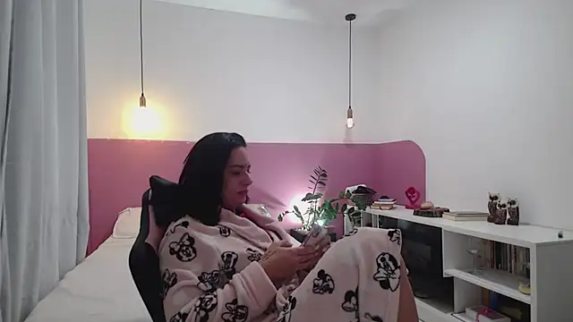 YasmimBrasil online show from 19, 5, 2026