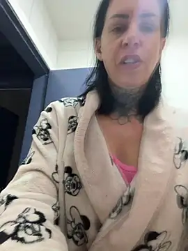YasmimBrasil online show from 1, 6, 2026