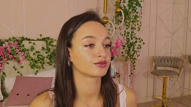 Lolly Neal online show from 24, 9, 2025