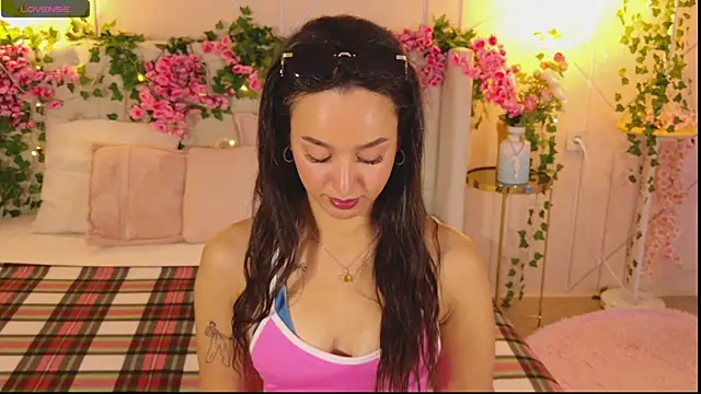 Lolly Neal online show from 18, 10, 2025