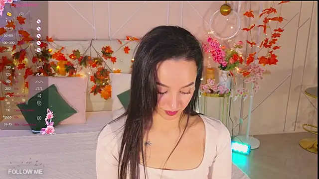 Lolly Neal online show from 2, 12, 2025