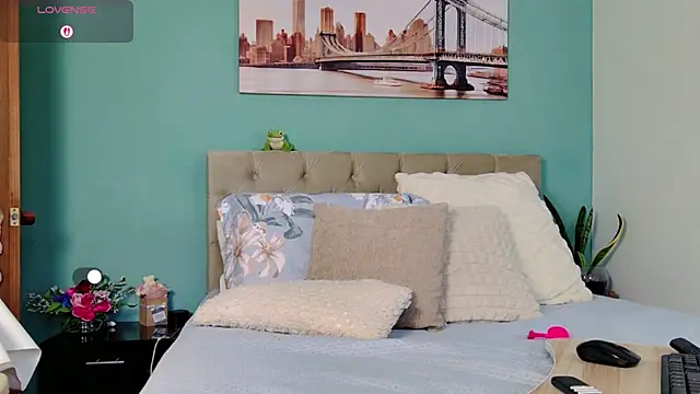 yanella fire online show from 5, 10, 2025