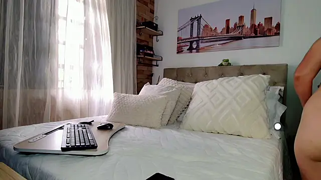 yanella fire online show from 2, 3, 2025