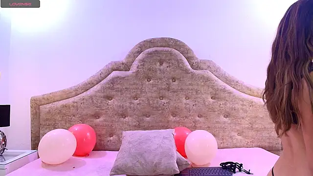 Snapshot of Victoria_Adams14 chatting on 14, 3, 2025 Victoria Adams14 online show from 14, 3, 2025