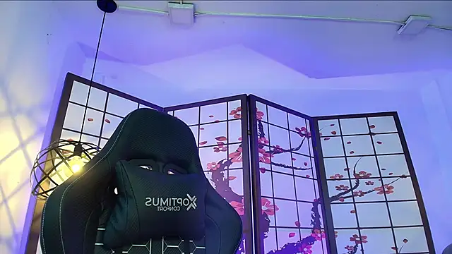 Snapshot of Victoria_Adams14 chatting on 12, 11, 2025 Victoria Adams14 online show from 12, 11, 2025