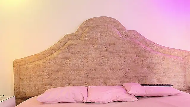 Snapshot of Victoria_Adams14 chatting on 17, 9, 2025 Victoria Adams14 online show from 17, 9, 2025