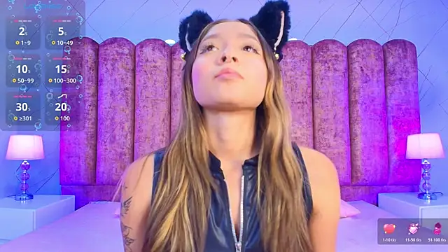 Snapshot of Victoria_Adams14 chatting on 19, 11, 2025 Victoria Adams14 online show from 19, 11, 2025