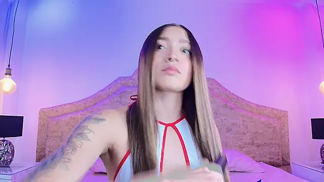 Snapshot of Victoria_Adams14 chatting on 3, 10, 2025 Victoria Adams14 online show from 3, 10, 2025