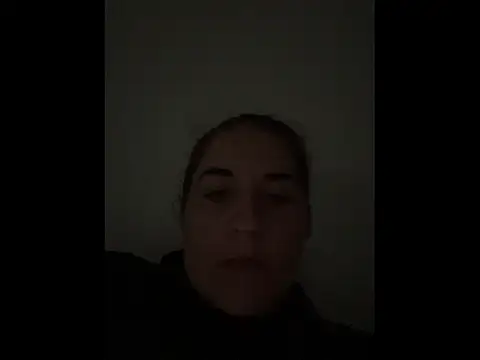 yzabell18 online show from 10, 10, 2025