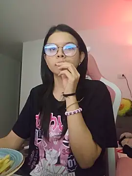 azumiichan online show from 13, 5, 2026