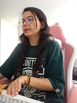 azumiichan online show from 15, 9, 2025