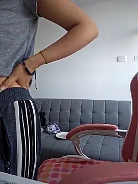 azumiichan online show from 9, 10, 2025