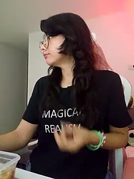 azumiichan online show from 9, 4, 2026