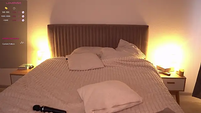 arielbell  online show from 5, 11, 2025