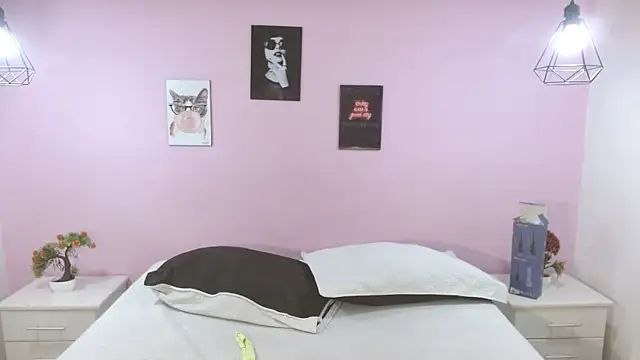 adaraacox online show from 28, 2, 2025