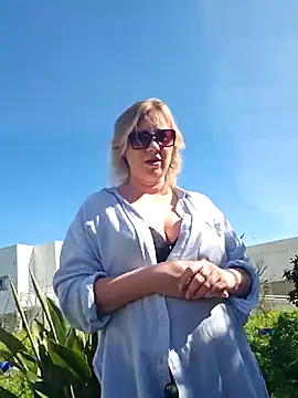 Snapshot of zarina3003 chatting on 21, 2, 2026 zarina3003 online show from 21, 2, 2026