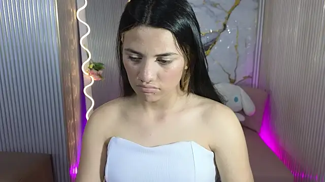 Chiara tay online show from 13, 4, 2026