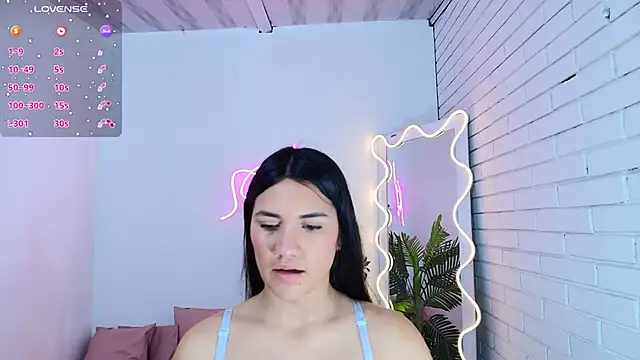 Snapshot of Chiara_tay chatting on 14, 3, 2025 Chiara tay online show from 14, 3, 2025