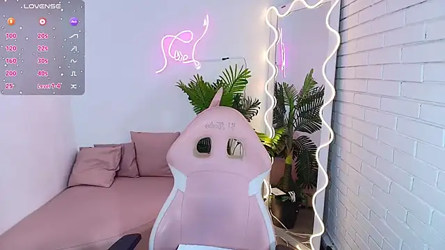 Snapshot of Chiara_tay chatting on 14, 3, 2025 Chiara tay online show from 14, 3, 2025