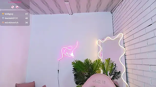 Snapshot of Chiara_tay chatting on 1, 3, 2025 Chiara tay online show from 1, 3, 2025