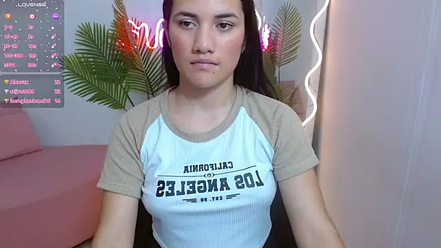 Snapshot of Chiara_tay chatting on 20, 3, 2025 Chiara tay online show from 20, 3, 2025